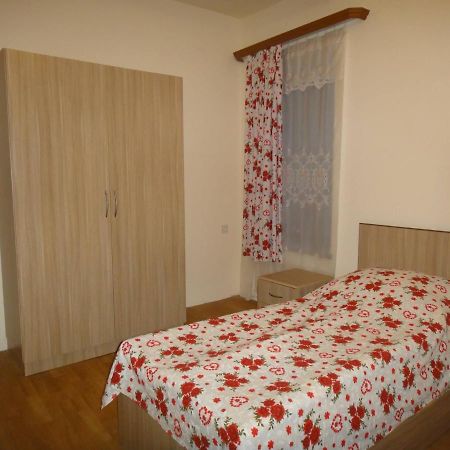 Artyomi Toon Apartment Dilijan Exterior photo